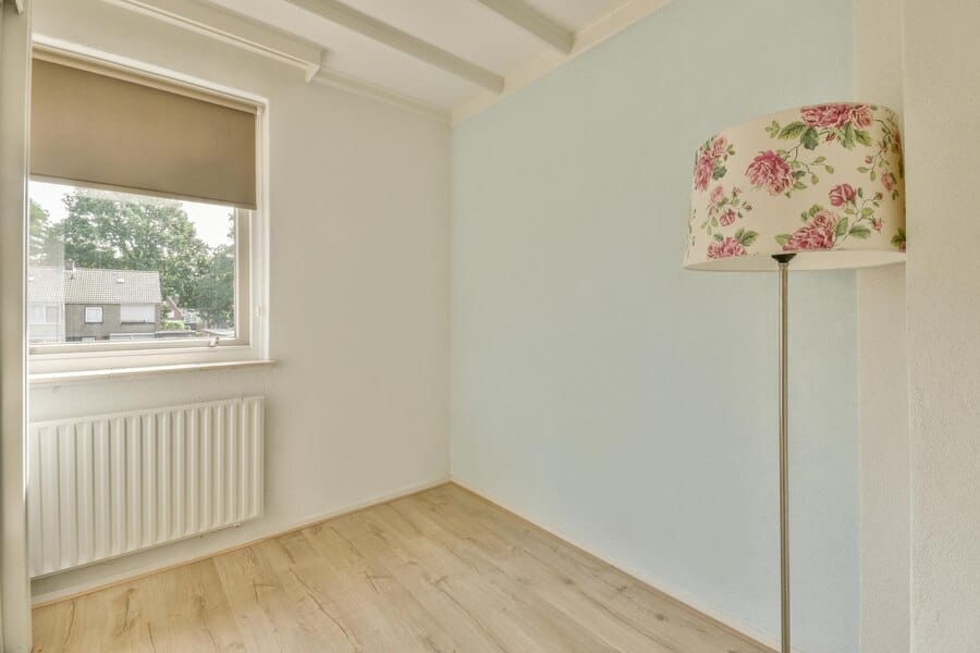 interior-empty-room-with-windows_305343-42729